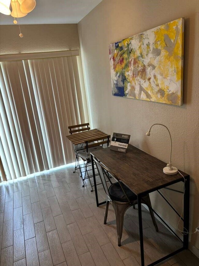 Building Photo - 7318 Dearborn St