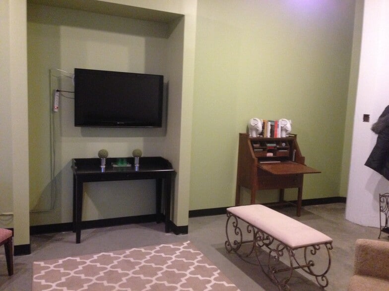 Living room - 2520 S 3rd St