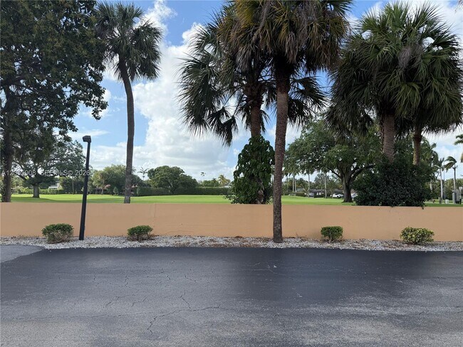 Building Photo - 6932 Crown Gate Dr
