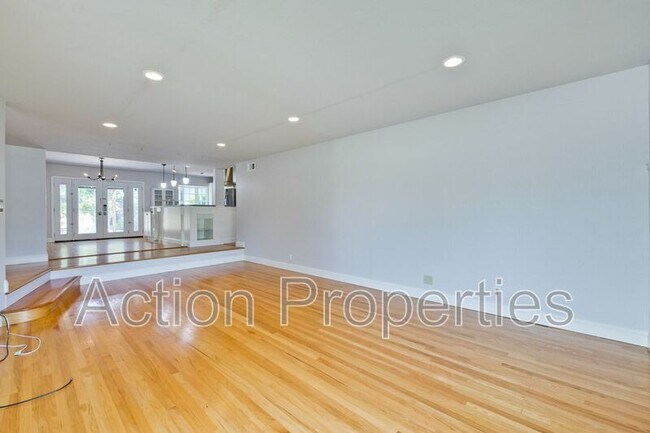 Building Photo - 1549 Alisal Ave