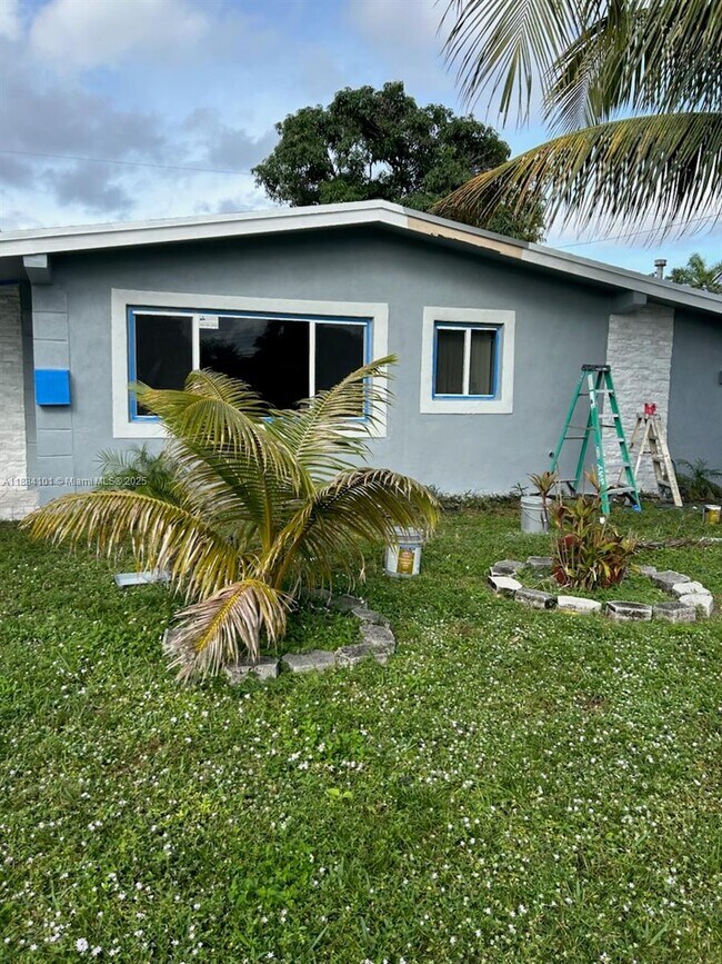 Primary Photo - 1501 NW 174th St