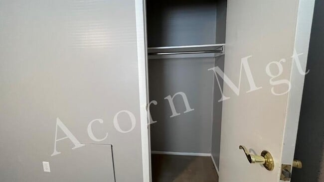 Building Photo - 73 Tarryton Court West