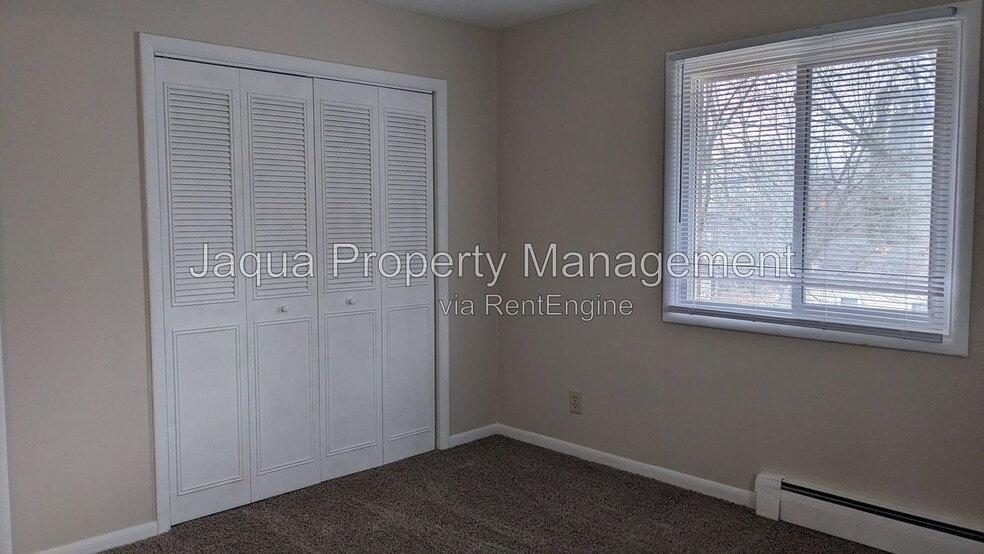 Building Photo - 2135 Cambridge Dr