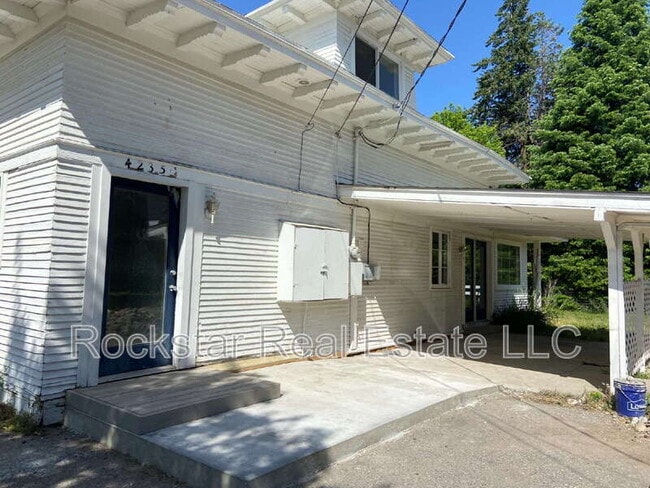 Building Photo - 4235.5 E Hartson Ave