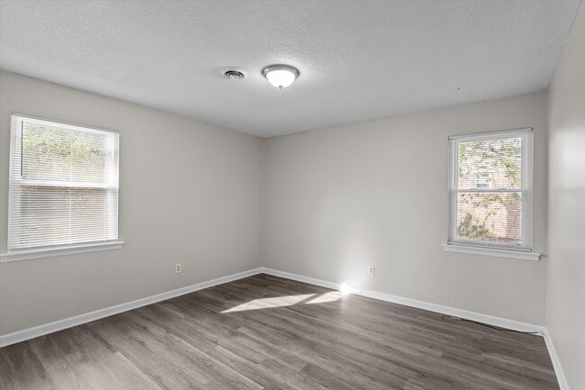 Building Photo - 119 Sunnywood Dr