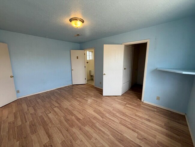 Building Photo - 313 McKnight Ave NE