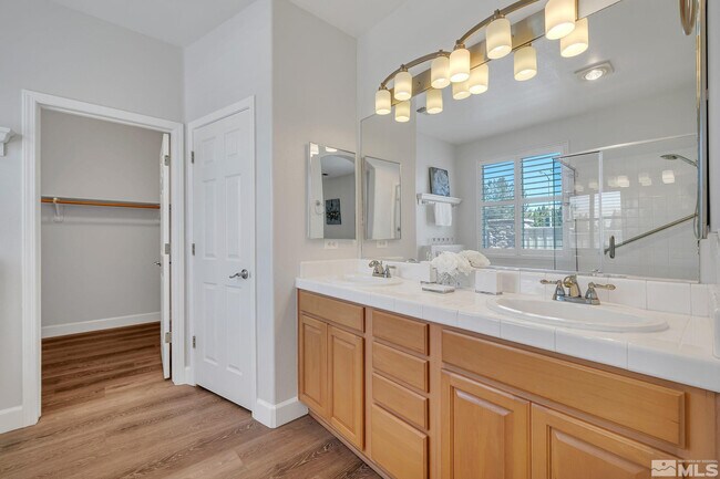 Building Photo - 10459 Summershade Ln