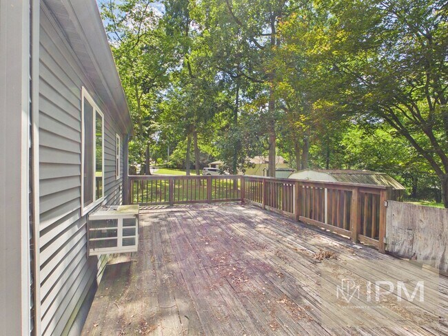 Building Photo - 2451 Log Cabin Rd