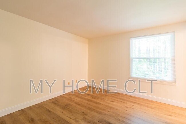 Building Photo - 7821 Cloughy Cir