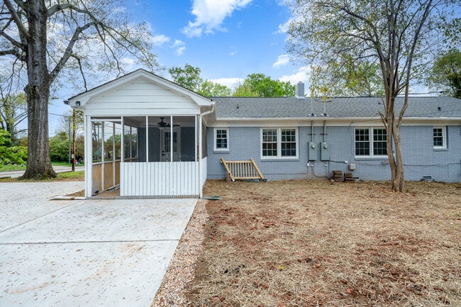 Building Photo - 1600 Flynnwood Dr