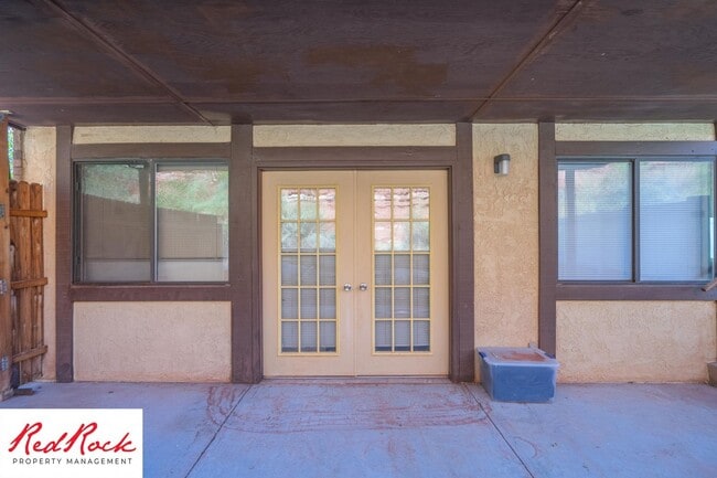 Building Photo - 3 Bedroom Home with Red Rock Views and Community Pool