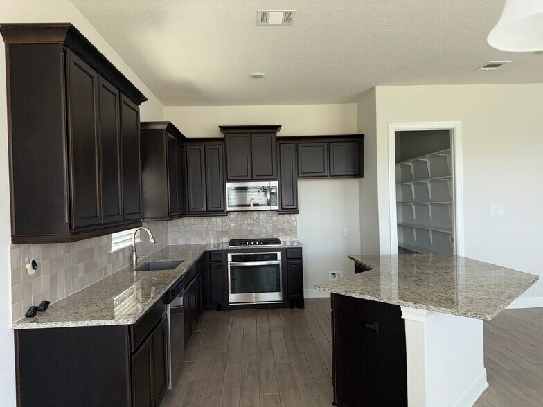 Building Photo - 27610 Falls Cv