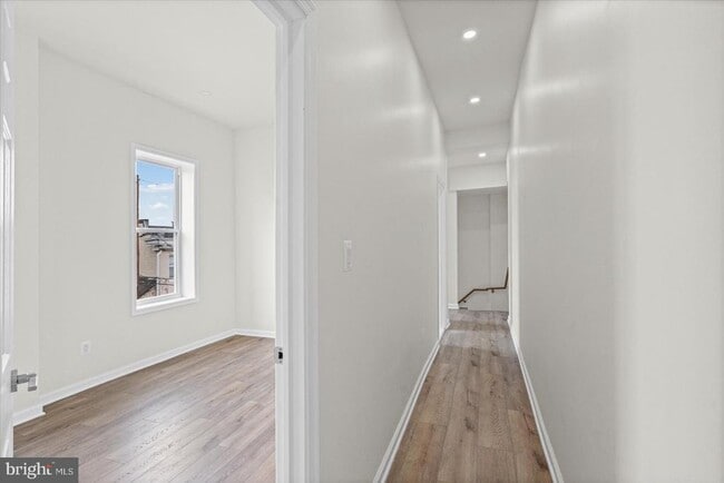Building Photo - 1723 E Lombard St