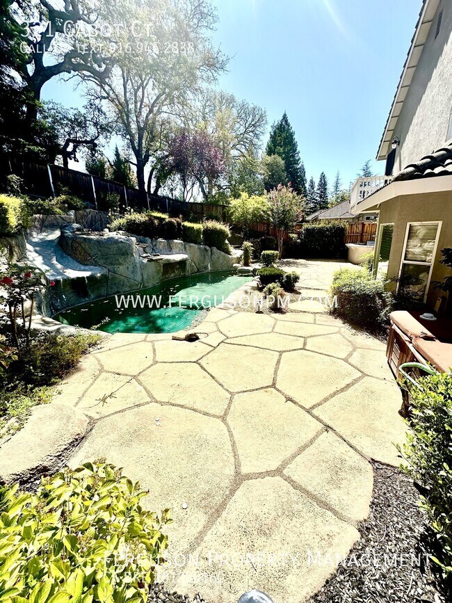 Building Photo - 321 Cabot Ct