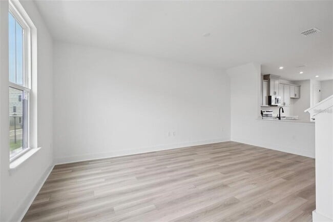 Building Photo - 15083 Grv Lk Dr