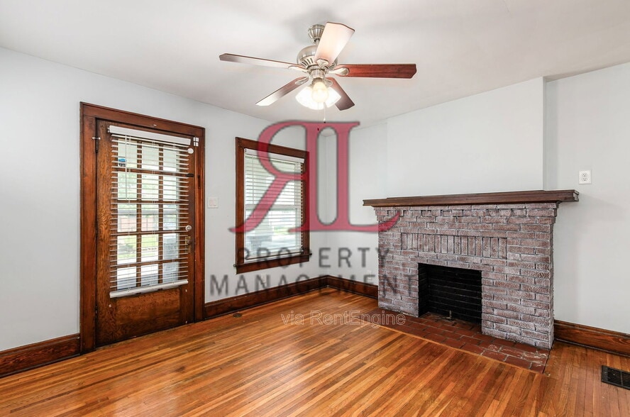 Building Photo - 247 E Jenkins Ave
