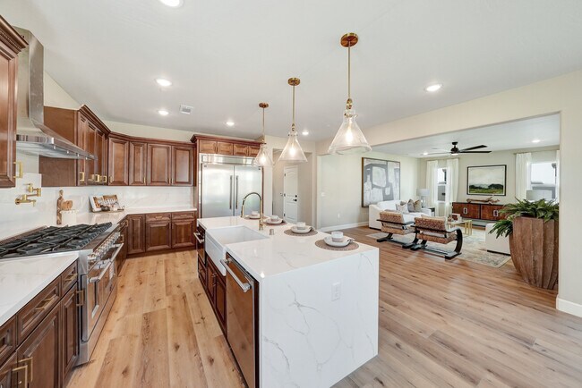 Building Photo - 137 N Un St