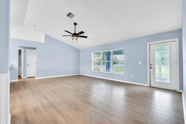 Building Photo - 1708 Blue Lake Cir