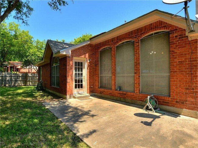 Building Photo - 1725 Dapplegrey Ln