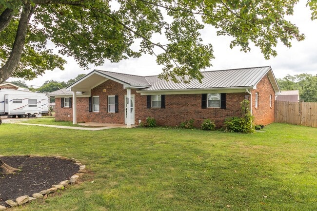 Building Photo - 2821 Vicksburg Ln