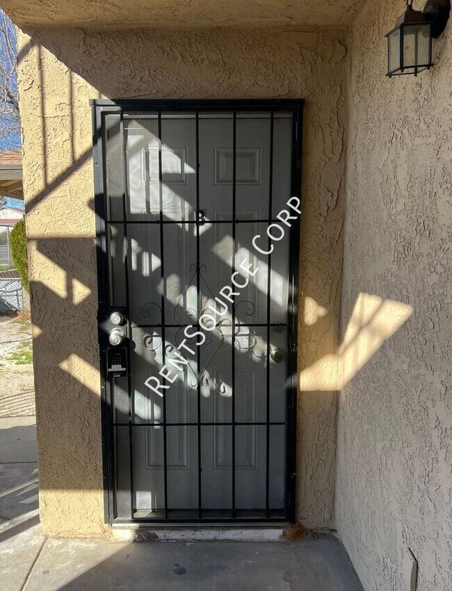 Building Photo - 1131 Barstow Rd