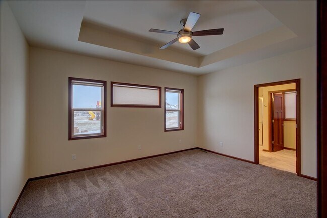 Building Photo - 525 Dragon Willow Ln