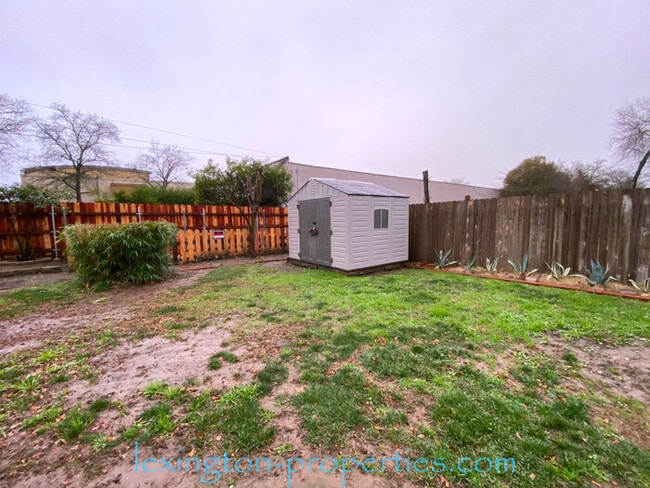 Building Photo - Beautifully Upgraded, 3BD/1BA Carmichael Home, off Fair Oaks Blvd!