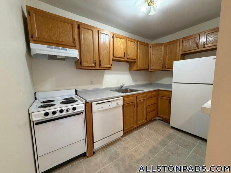 Building Photo - 34 Gardner St