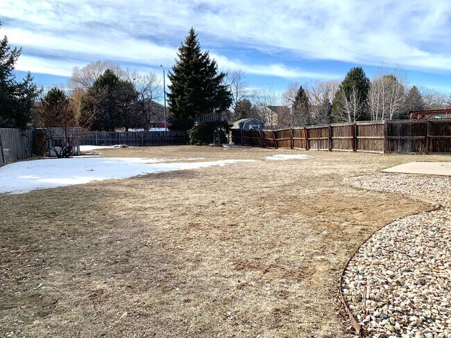 Building Photo - Beautiful & Spacious 4 Bedroom 2.5 Bath Home with 2 Car Attached Garage on Large Lot in South For...