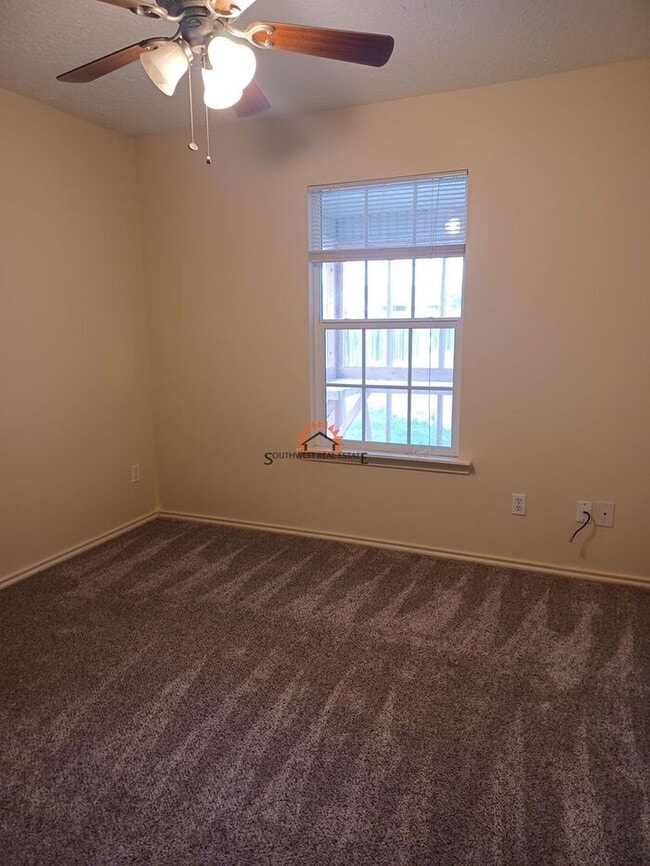 Building Photo - Cozy 2 bedrooms 2 bathroom duplex.