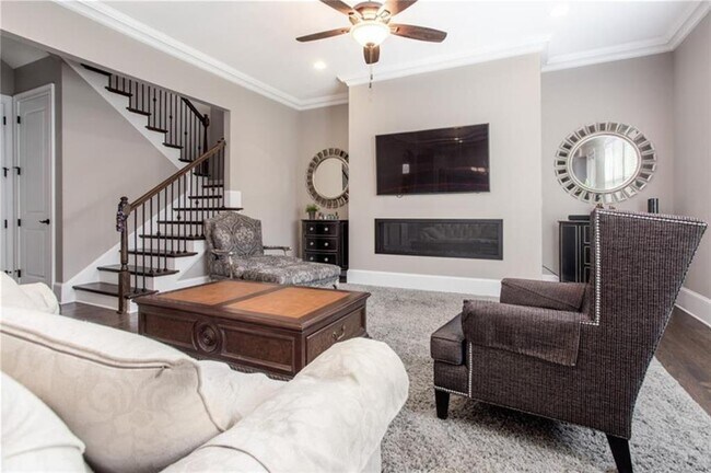 Building Photo - 4939 Kentwood Dr