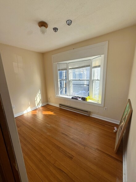 Building Photo - 5 Brewer St