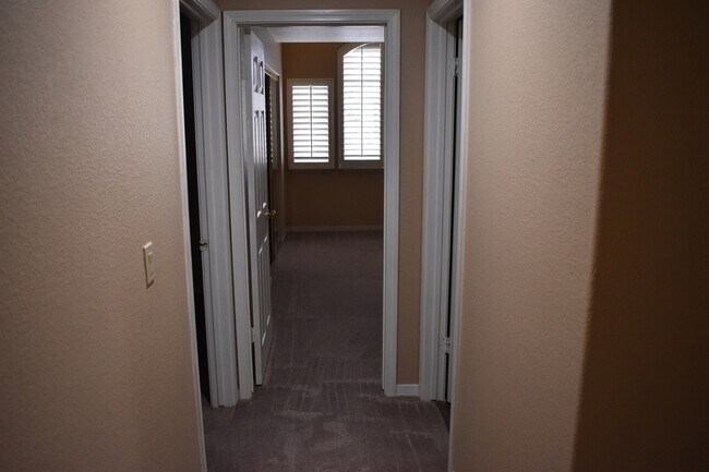 Building Photo - 924 Christy Ct