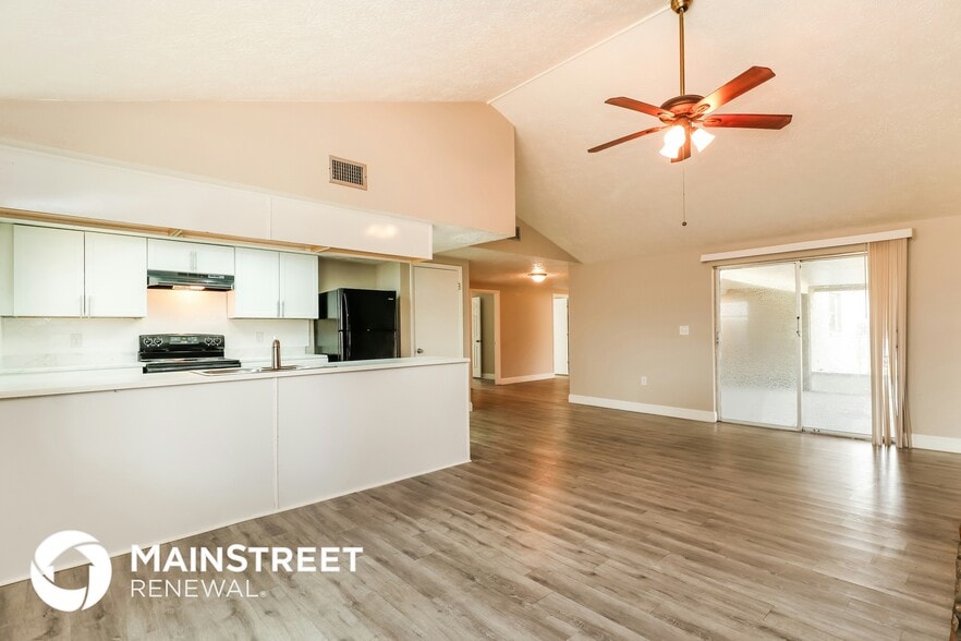 Building Photo - 2105 Sugarbush Dr