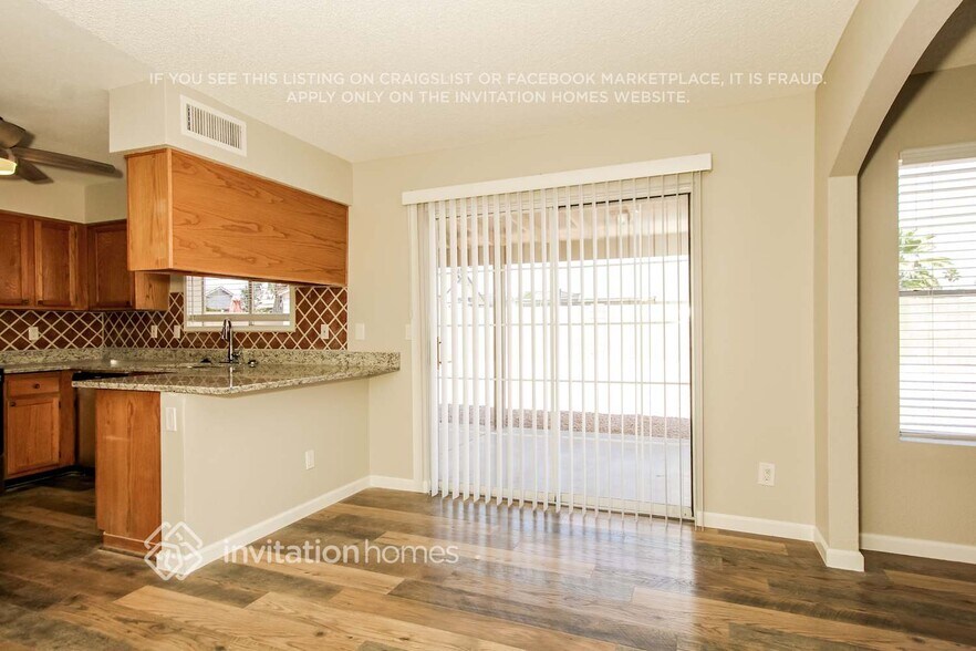 Building Photo - 8714 W Lawrence Ln