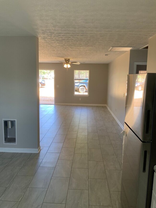 Building Photo - 480 N Mt Zion Rd