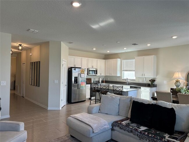 Building Photo - 751 Staffora St