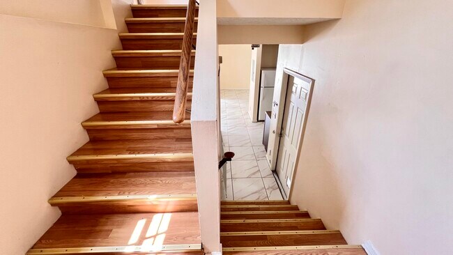 Building Photo - 13982 Morning Glory Dr