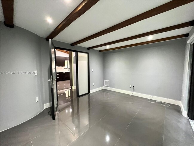 Building Photo - 9331 NW 48th Doral Terrace