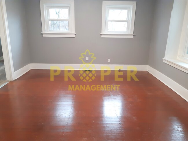Building Photo - Beautiful 2 bedroom 1 bathroom house with ...
