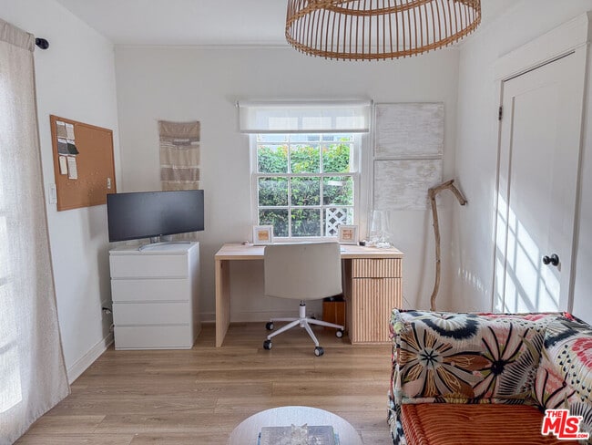 Building Photo - 316 S Wetherly Dr