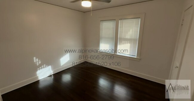 Building Photo - Updated Midtown Home AT Blue Hills Park! Corner Lot, Garage & Carport!