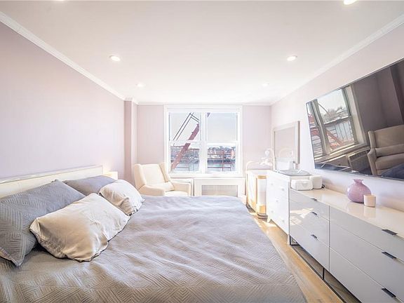 Building Photo - 1625 Emmons Ave