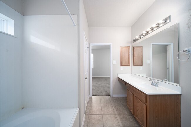 Building Photo - 19543 Otter Trail Ct