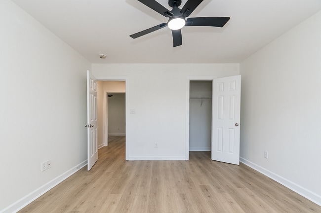 Building Photo - Charming & Spacious 3-Bed Townhouse with 2.5 Baths on Stadium Drive in Wake Forest!