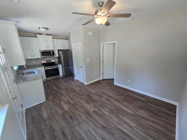 Building Photo - 814 Jackson Dr