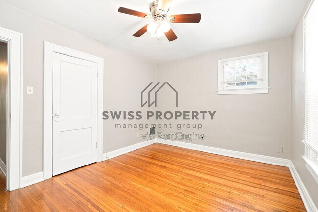 Building Photo - 2685 Indianola Ave