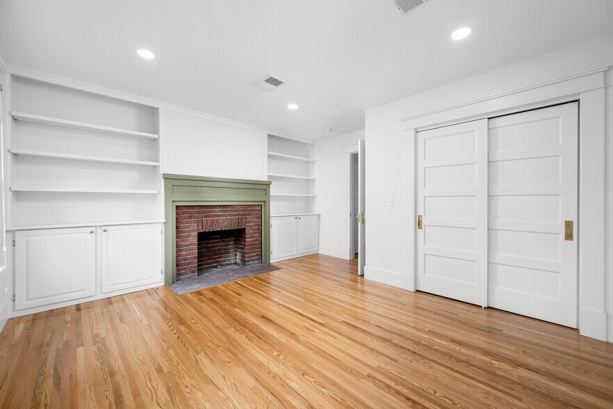 Building Photo - 349 Elmwood Ave