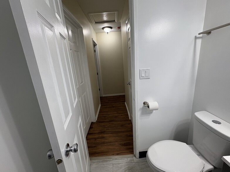 Bathroom - 712 E 49th Ave