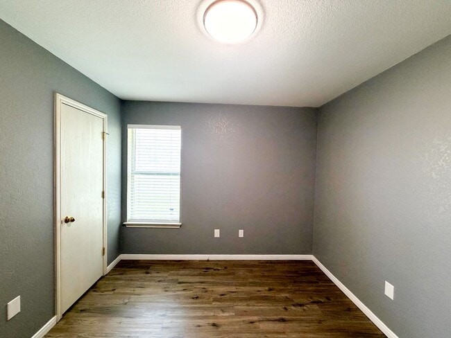 Building Photo - 2203 Indian Trail